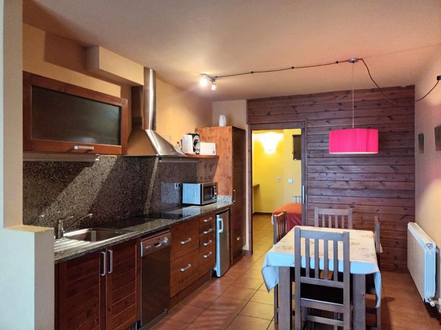 Aparthotel Bellver Bellver De Cerdanya Eksteriør bilde
