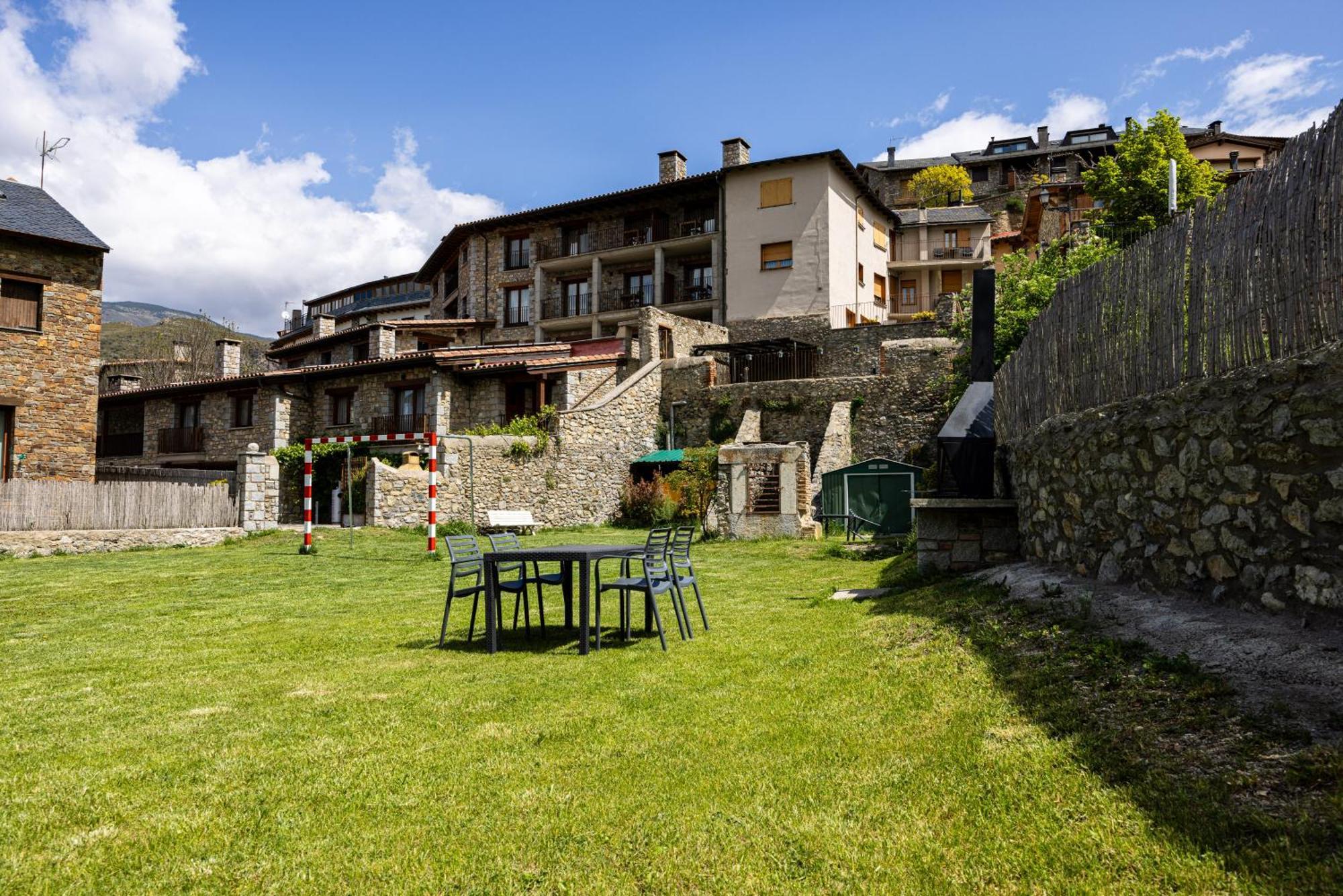 Aparthotel Bellver Bellver De Cerdanya Eksteriør bilde